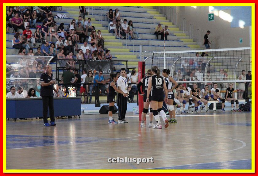 150614 volley 420_tn.jpg